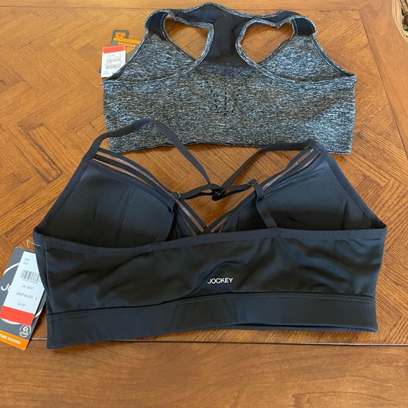 Woman’s sports bras size large - Picture 2 of 3